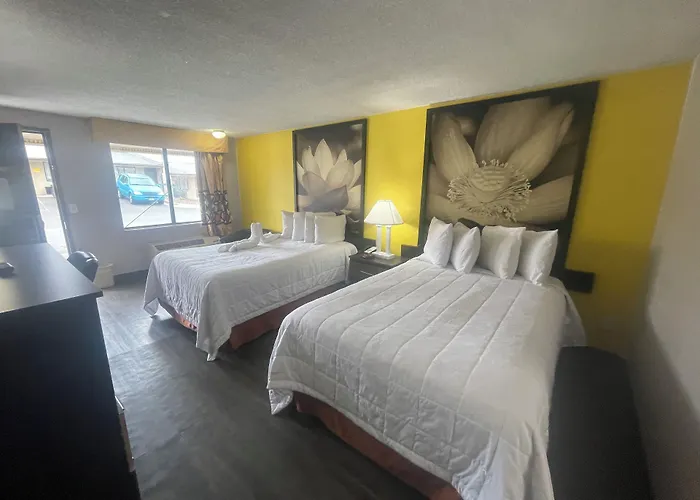 Super 8 By Wyndham Monroe